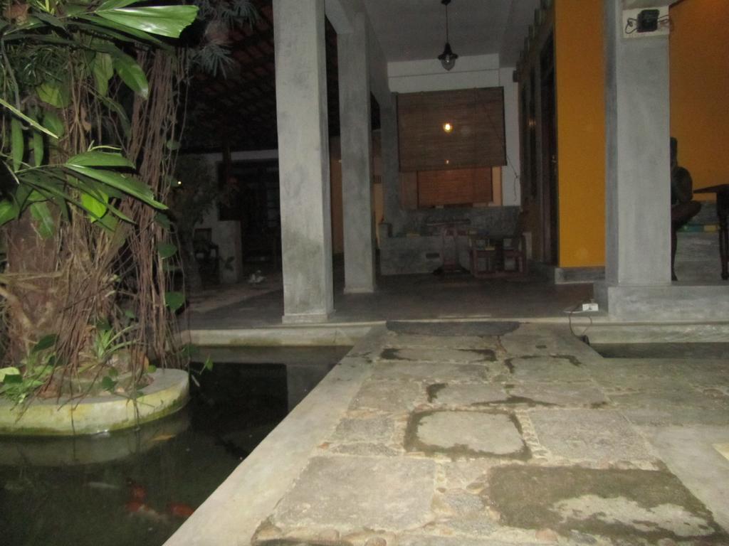 Silva Rest Hotel Unawatuna Buitenkant foto