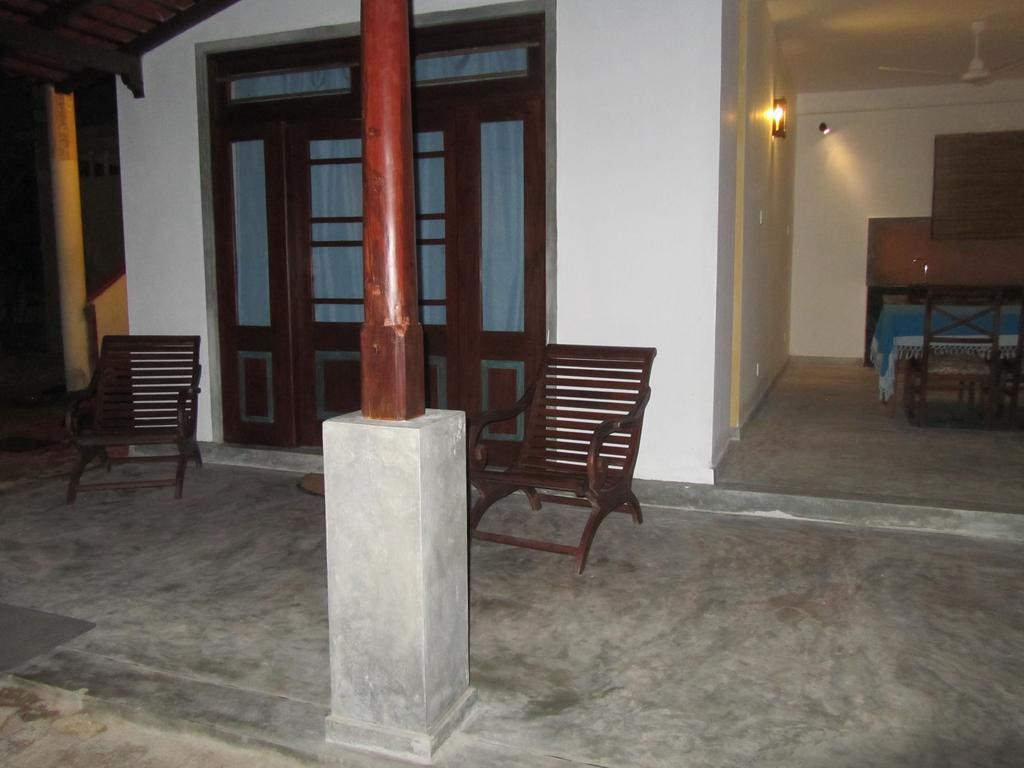 Silva Rest Hotel Unawatuna Buitenkant foto